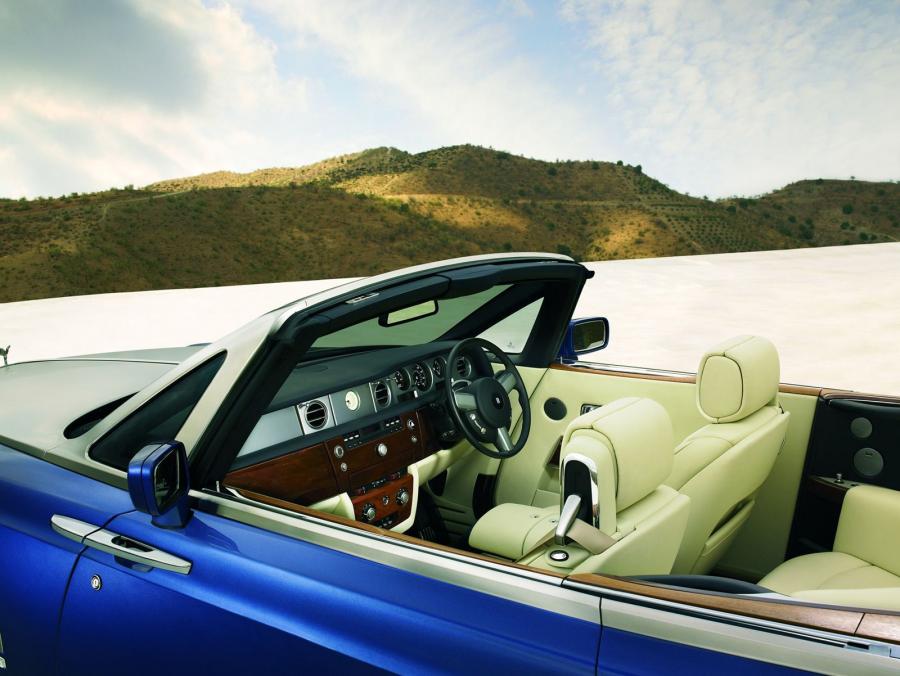  Rolls-Royce Phantom Drophead Coupe 2008 года  (фото 25 из 37)